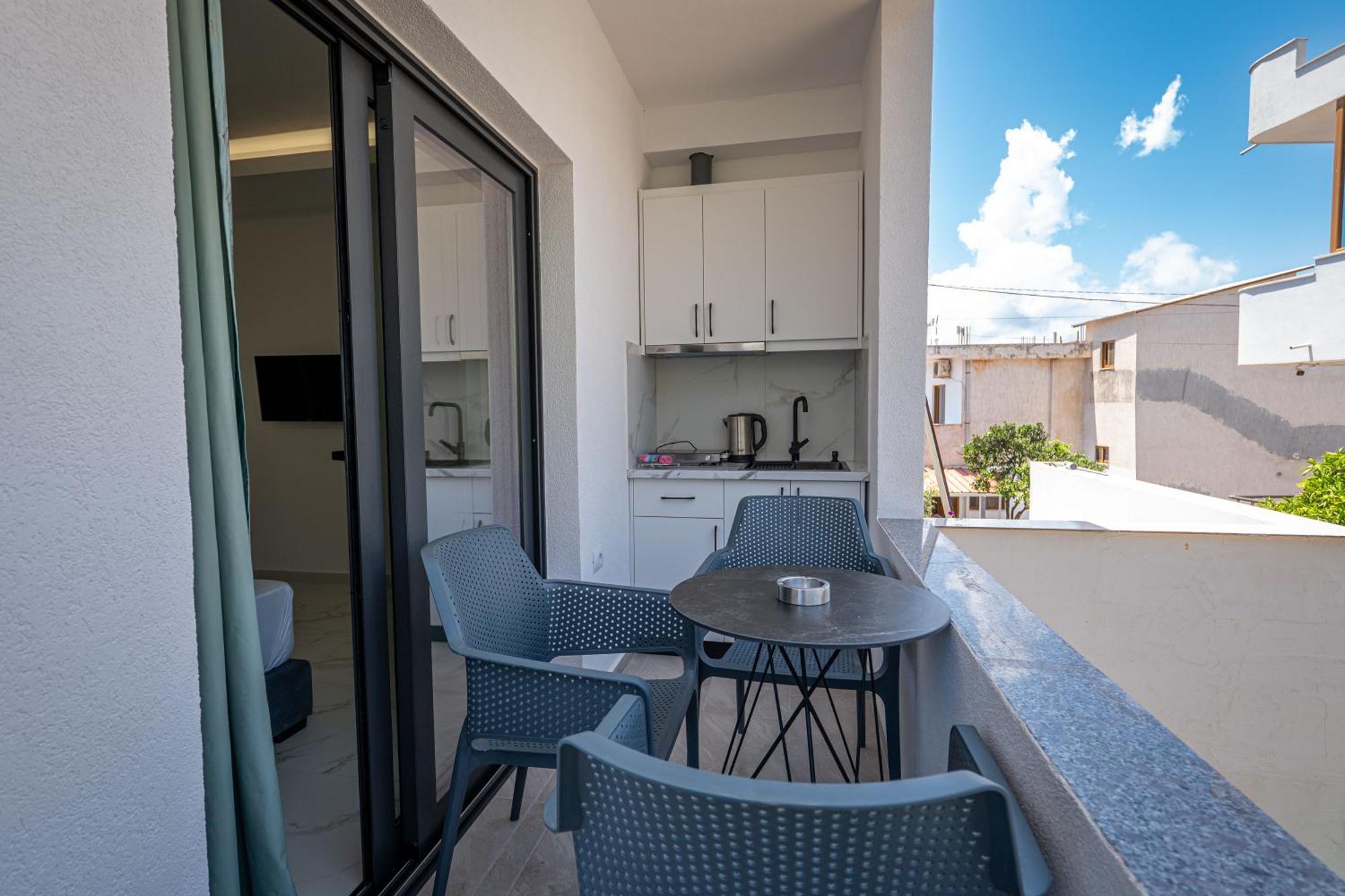 Sefedin Apartment *
